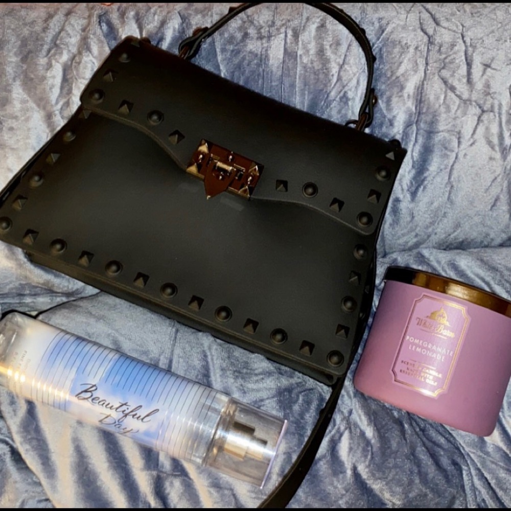 Medium sized top handle purse w/strap